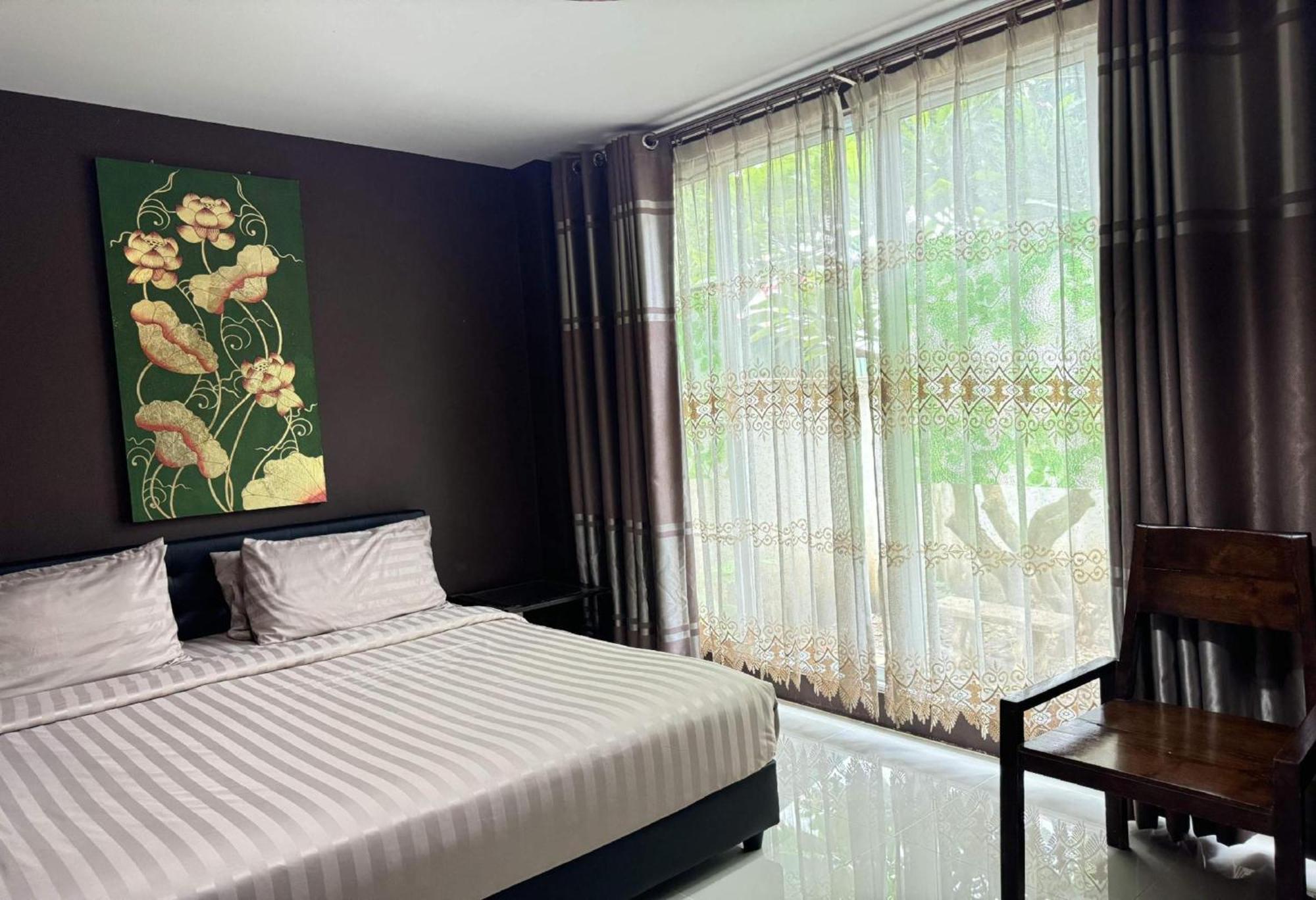 Отель Collection O Bupamontra Chiangmai Чиангмай Экстерьер фото