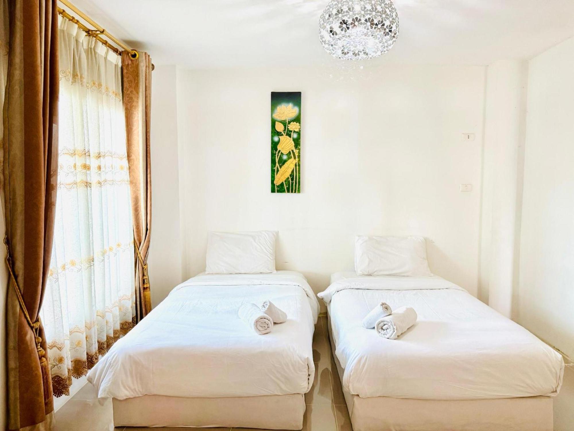 Отель Collection O Bupamontra Chiangmai Чиангмай Экстерьер фото