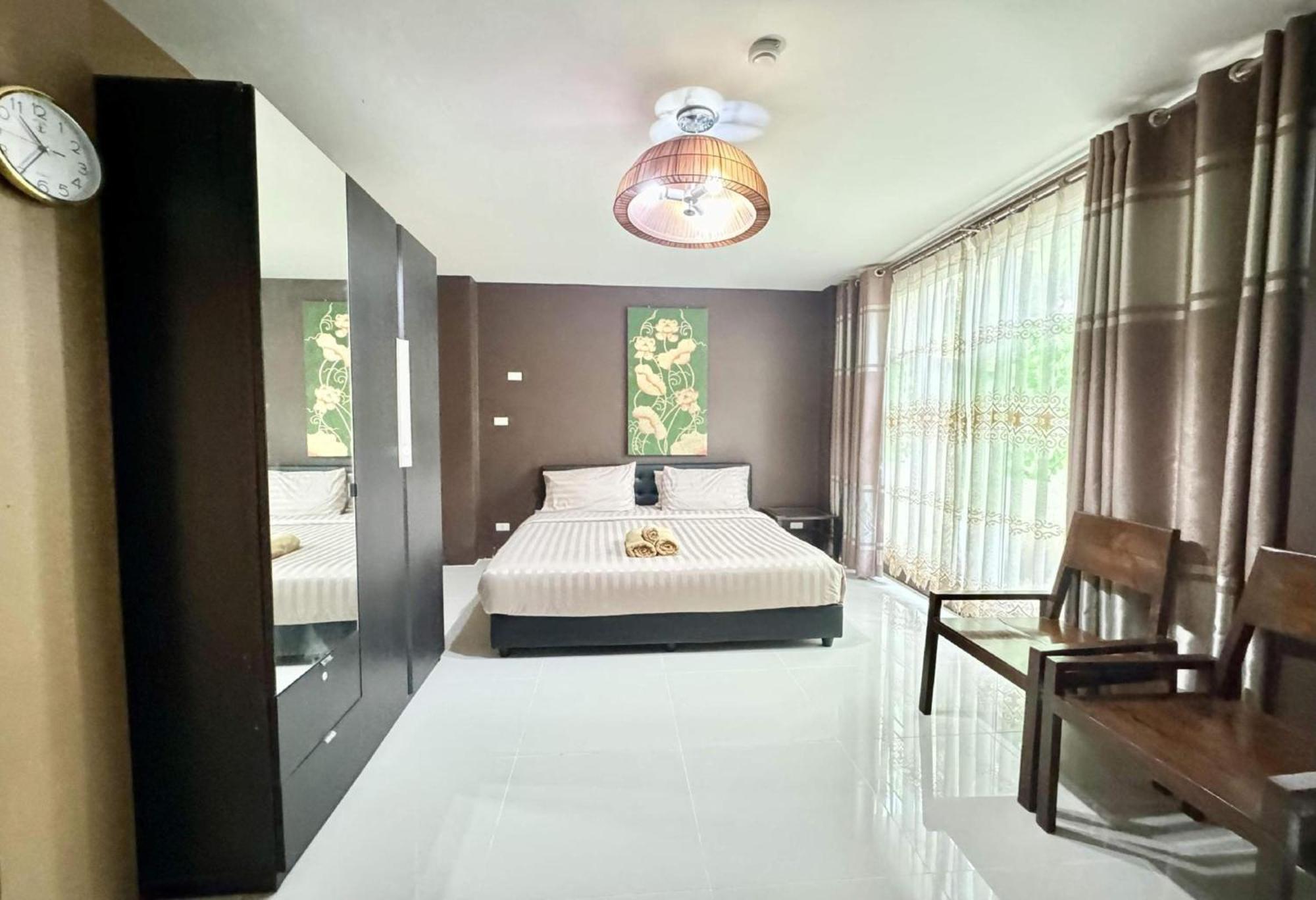 Отель Collection O Bupamontra Chiangmai Чиангмай Экстерьер фото