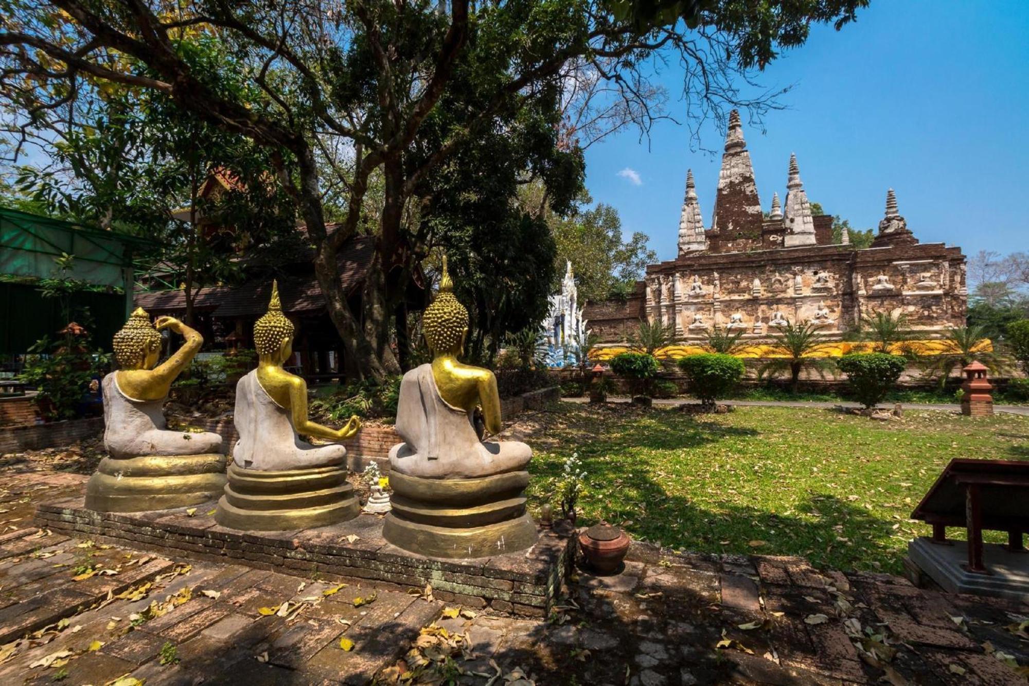 Отель Collection O Bupamontra Chiangmai Чиангмай Экстерьер фото