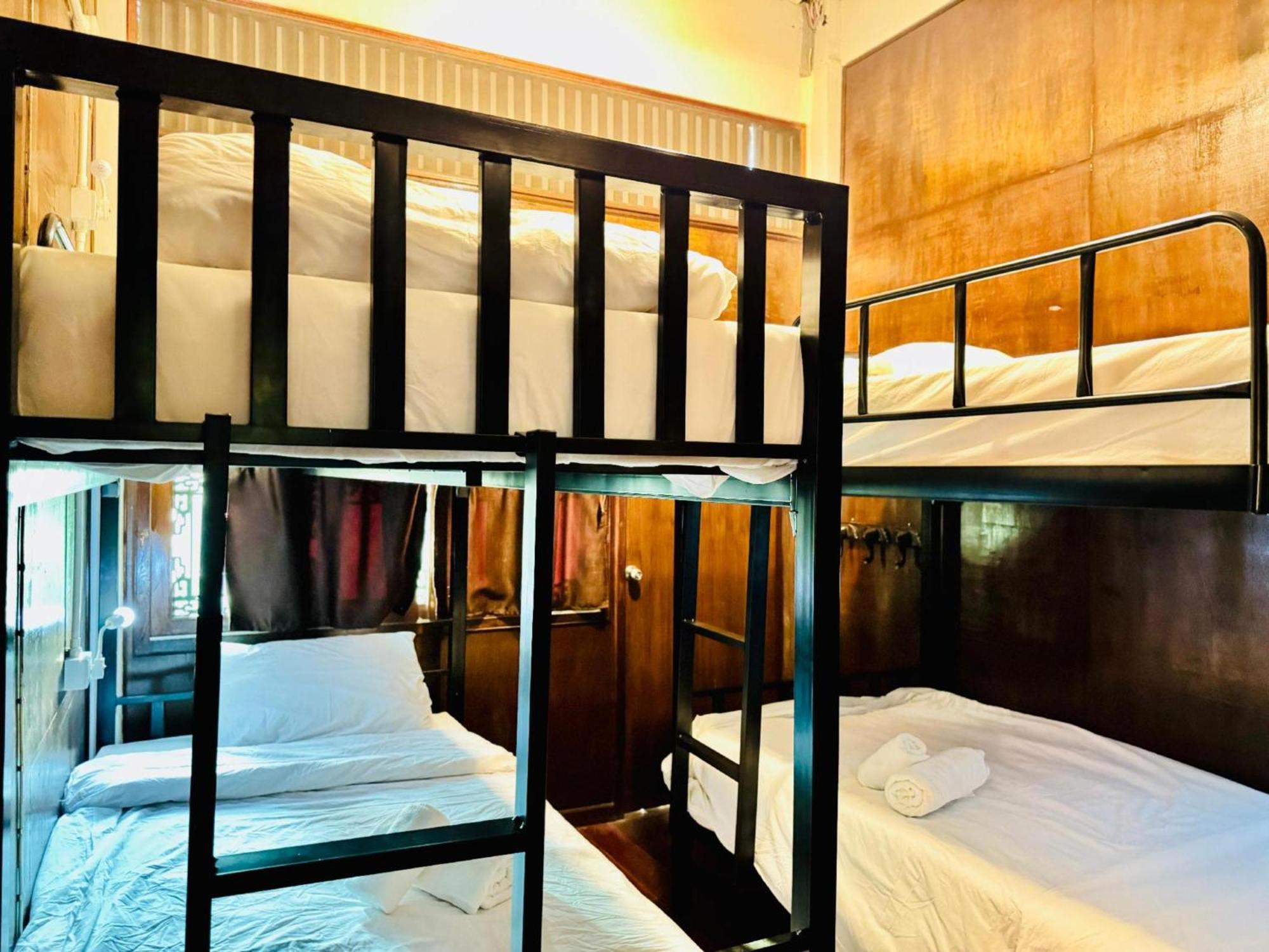 Отель Collection O Bupamontra Chiangmai Чиангмай Экстерьер фото