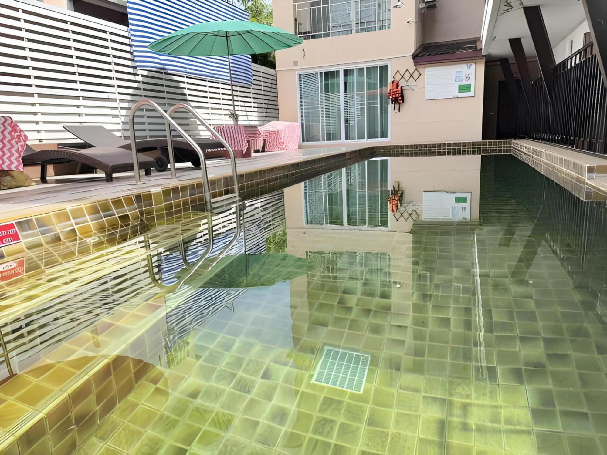 Отель Collection O Bupamontra Chiangmai Чиангмай Экстерьер фото