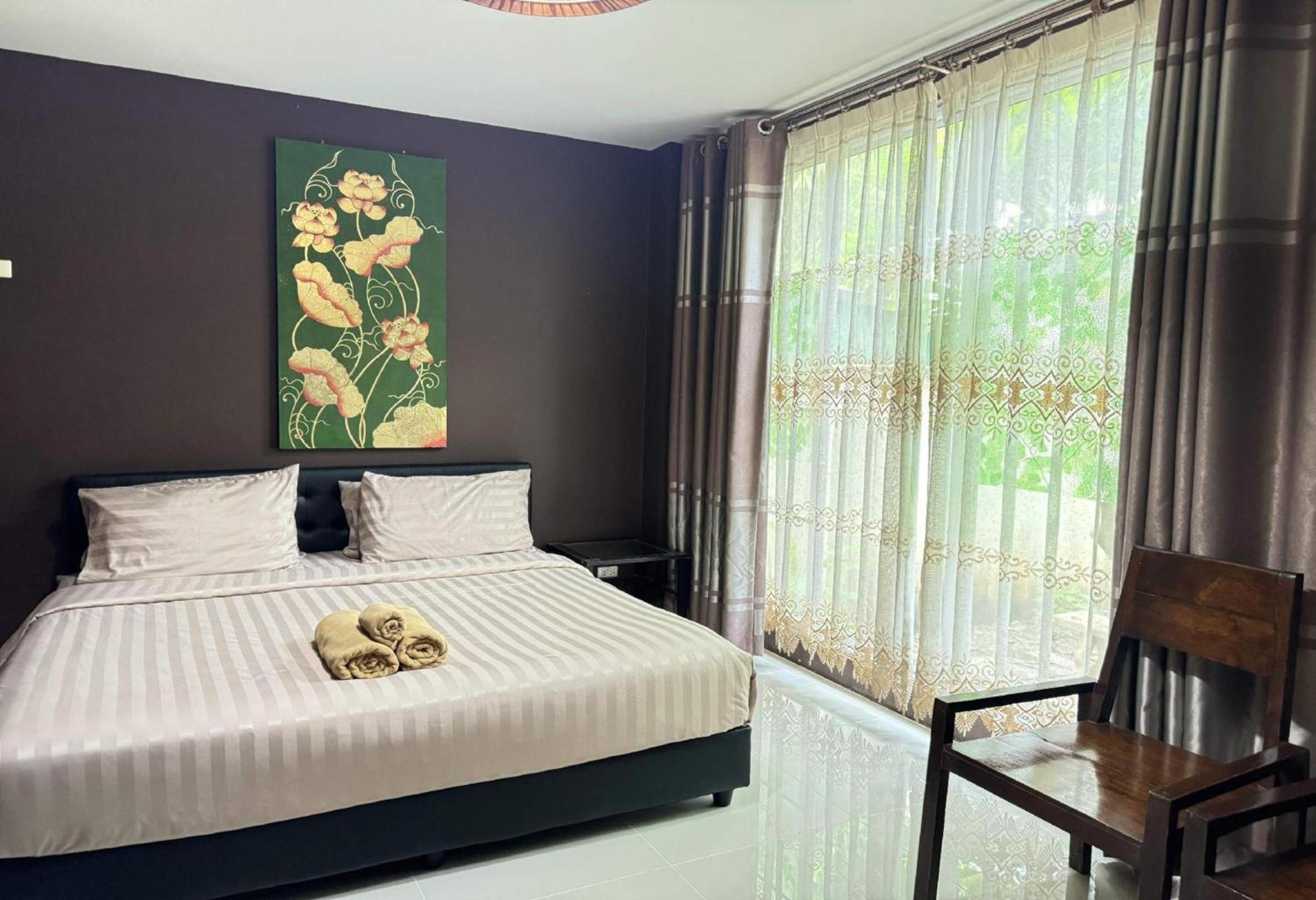 Отель Collection O Bupamontra Chiangmai Чиангмай Экстерьер фото